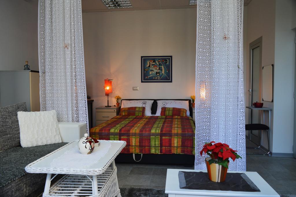 Studio Two Roses Διαμέρισμα Σπλιτ Εξωτερικό φωτογραφία